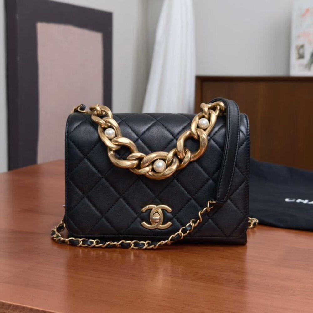 Chanel Women Pre-Loved Bag Very Good Condition